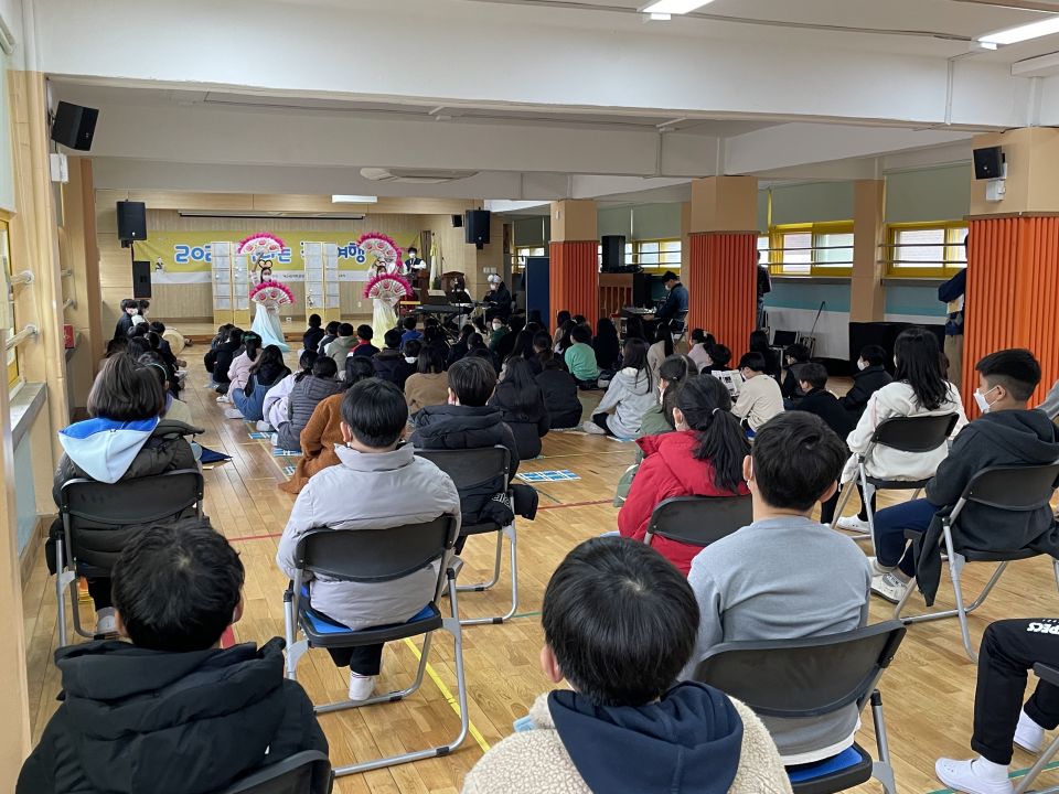 20211118(목) 송천초등학교_환술극단 담 (2).jpg