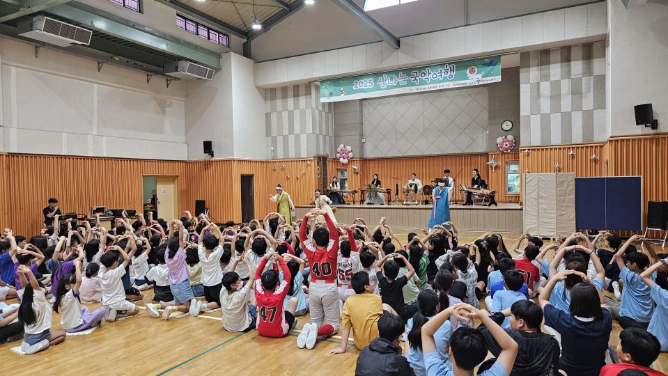07.18 효제초 측면.jpg