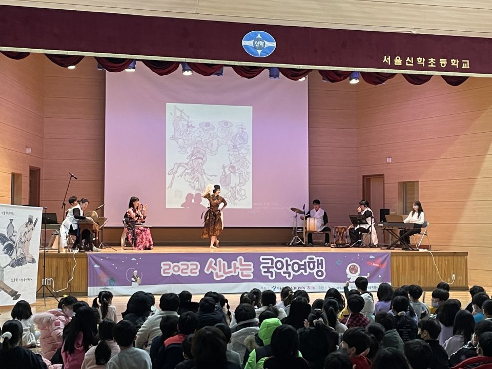 12.09(금) 신학초 2회차 공연사진_완전6도 (1).jpg