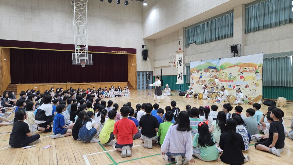 06.07 신길초 측면2.jpg