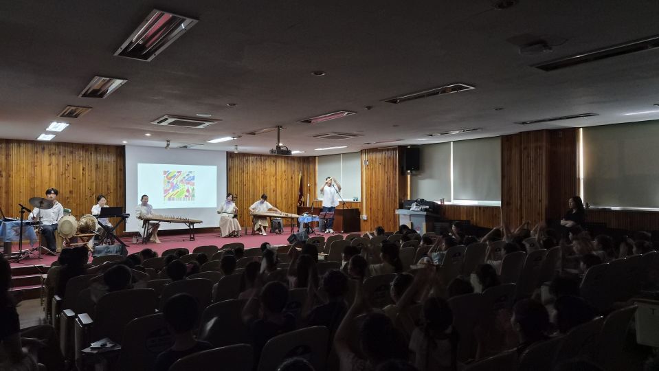 09.10 등명초 측면.jpg