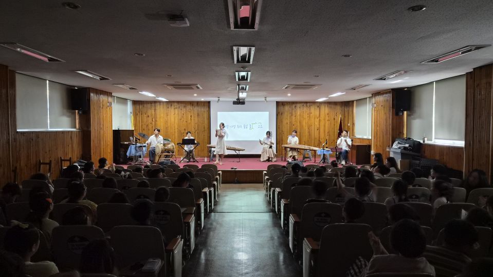 09.10 등명초 정면.jpg