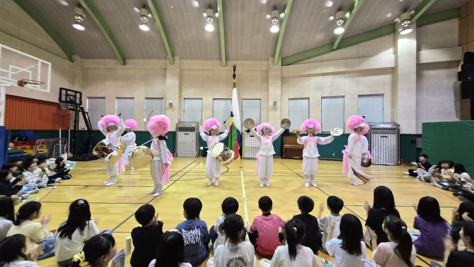 09.24 가산초 정면.jpg