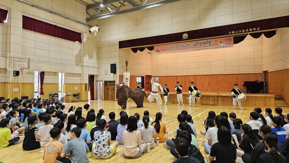 07.10 신대림초 측면.jpg