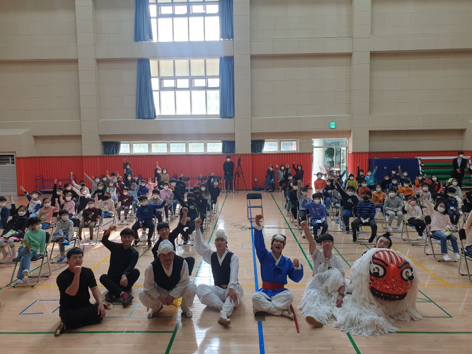 [2020신나는국악여행]놀이꾼들 도담도담 - 금나래초등학교(1022)_2.jpg