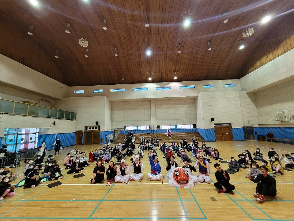 [2020신나는국악여행]놀이꾼들 도담도담 - 남정초등학교(1111)_2.jpg