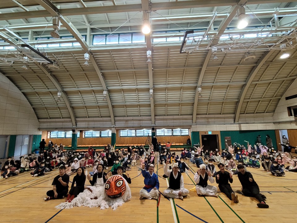 [2020신나는국악여행]놀이꾼들 도담도담 - 오류남초등학교(1117)_2.jpg