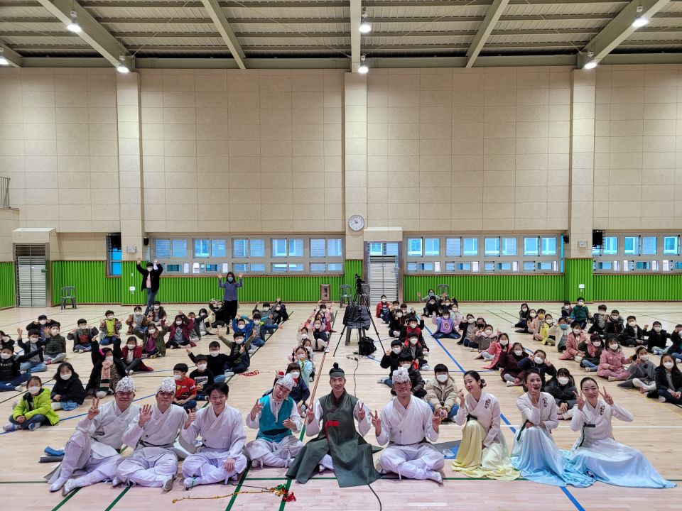 [2020신나는국악여행]느닷컴퍼니 - 해누리초등학교(1126)_2.jpg