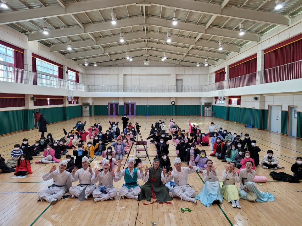 [2020신나는국악여행]느닷컴퍼니 - 묵동초등학교(1130)_2.jpg